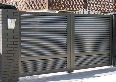 Распашные ворота жалюзи с типом заполнения Люкс 2500х1800 мм  в  Батайск! по низким ценам